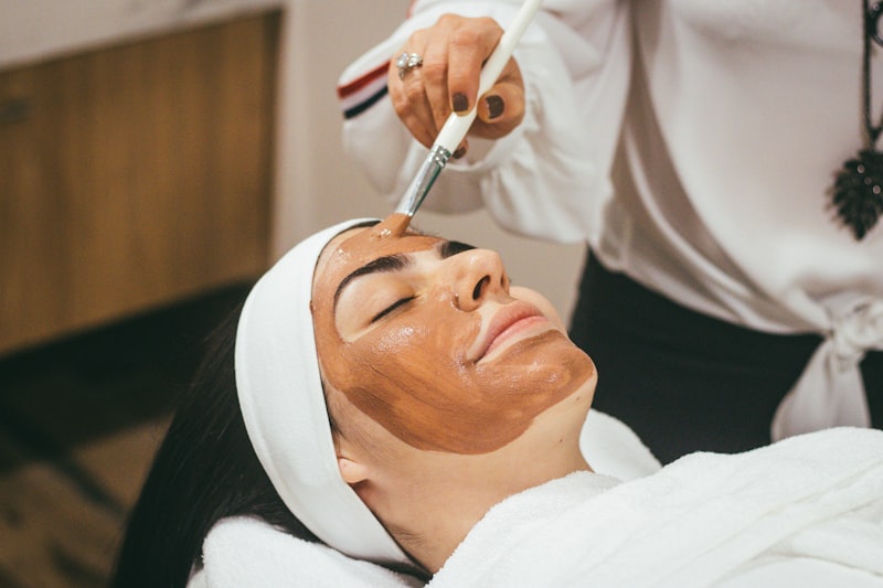 LED light therapy face mask skincare