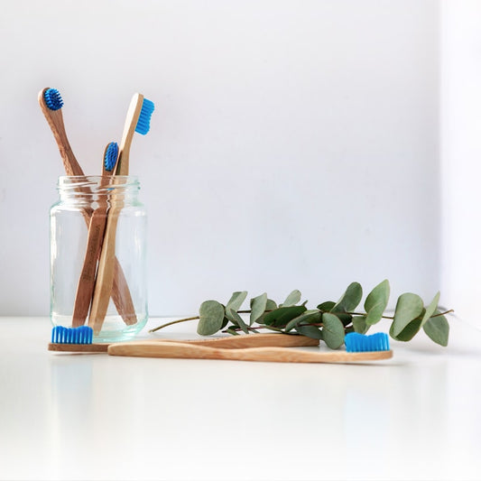 Electric toothbrush teeth cleaning