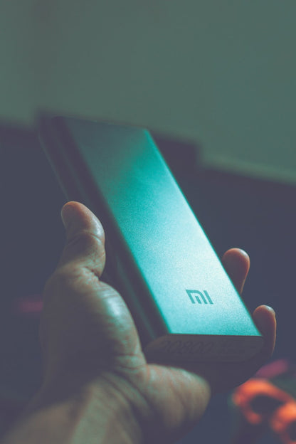 Magnetic wireless powerbank portable charger